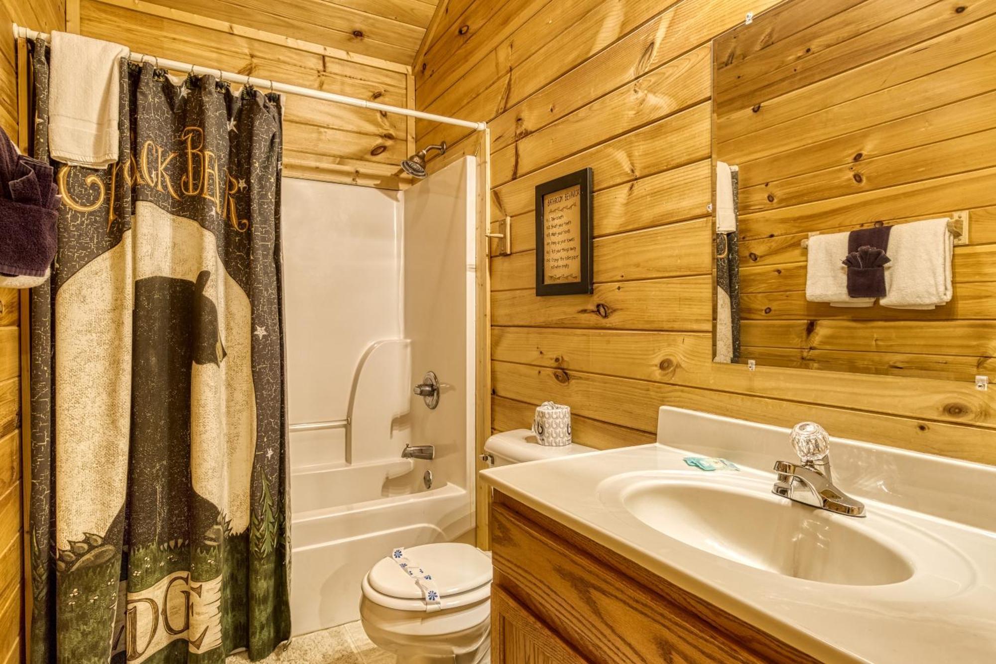 Suite Sensations, Hot Tub, Pool Table, 1089 Free Tickets Each Paid Day, Dollywood And More Pigeon Forge Exterior photo