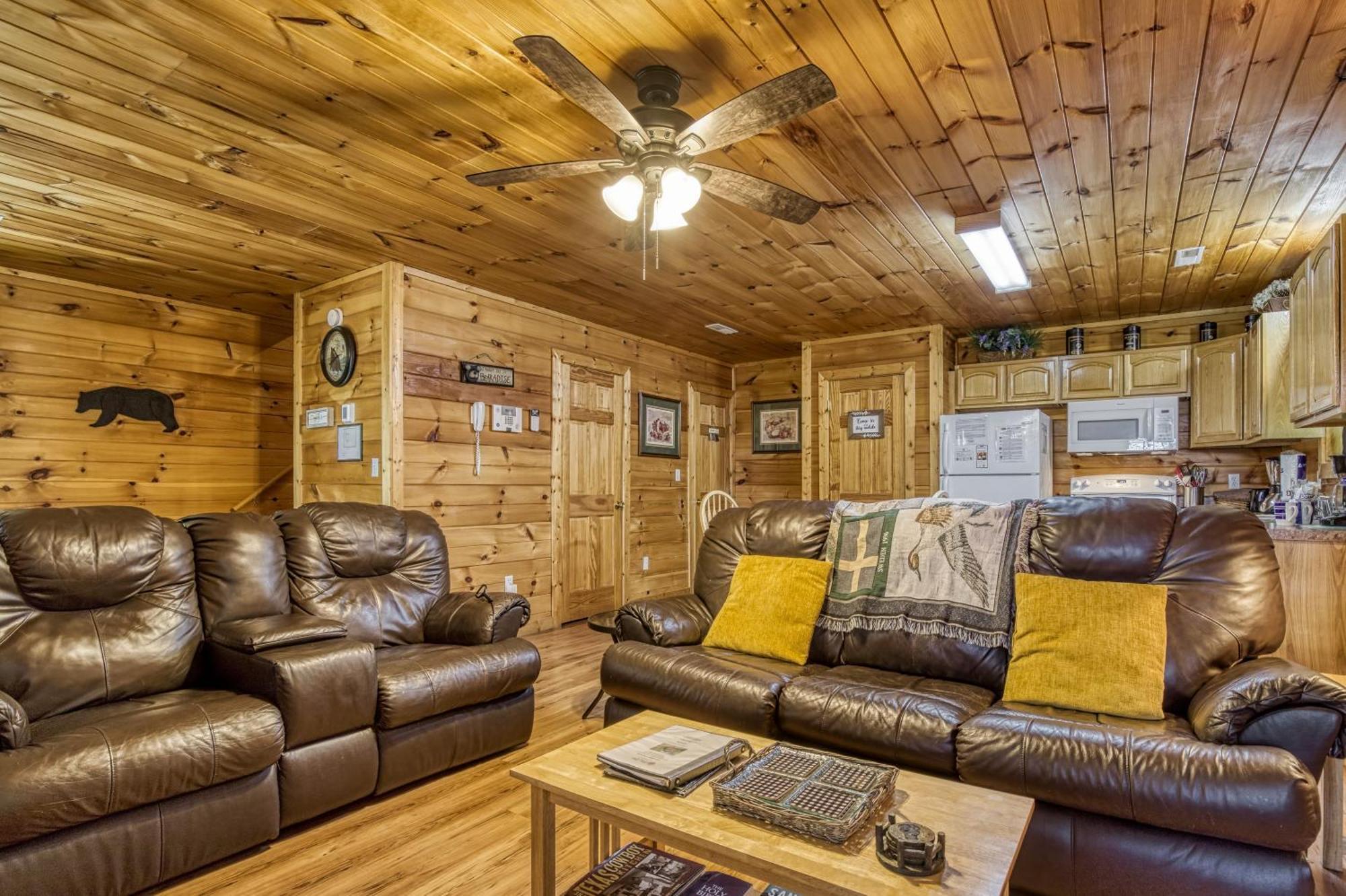 Suite Sensations, Hot Tub, Pool Table, 1089 Free Tickets Each Paid Day, Dollywood And More Pigeon Forge Exterior photo